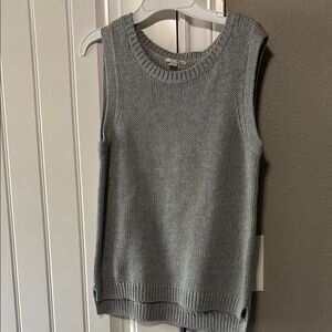 Halogen Gray Sleeveless Knit Top